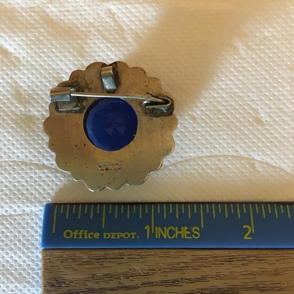 SOLD. Antique Sterling Silver Brooch - Picture 3 of 9